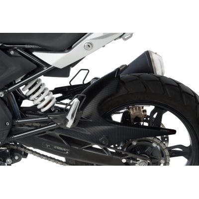 Zadní blatník s krytem řetězu Puig pro G310GS, carbon look