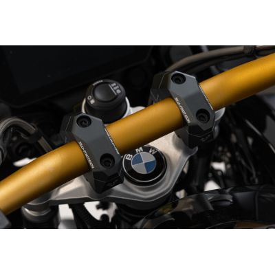 Zvýšení řídítek SW-Motech o 30mm nahoru a variabilní přiblížení o 0-30mm pro 32mm řídítka, černé