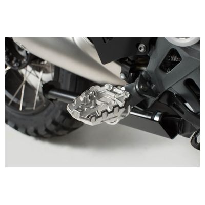 Nastavitelné ergonomické stupačky SW-Motech spolujezdce pro R1300GS 2023+