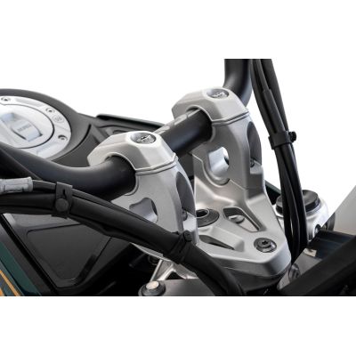 Zvýšení řídítek Wunderlich o 38mm nahoru, 27mm dozadu pro R1300GS 2023+, stříbrné