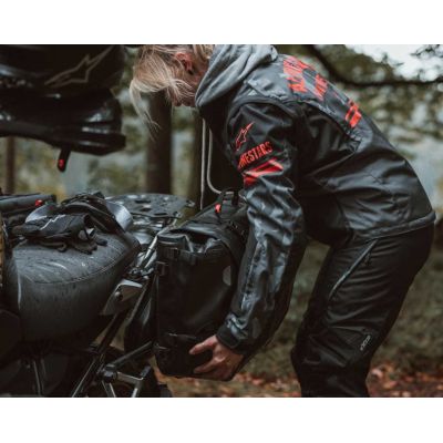 Sada bočních tašek SW-Motech Sysbag WP L 2x 27-40L + nosiče pro R1300GS 2023+, černé