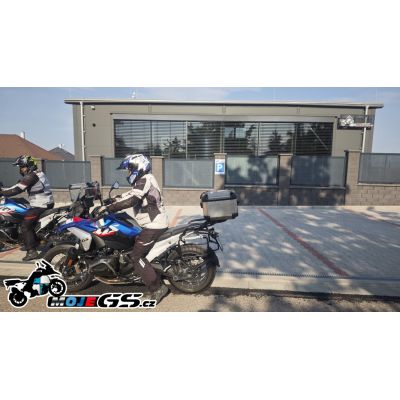 Kovová plotna s nosičem pod topcase Kappa/Givi pro BMW R1300GS 2023+, černá