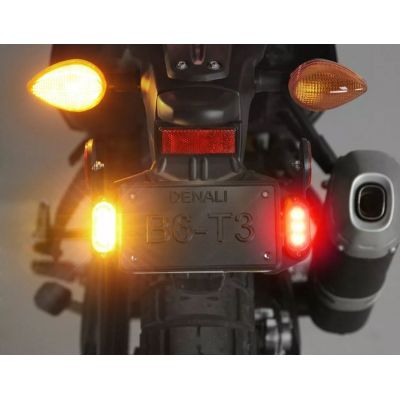 Přídavné zadní blinkry, koncové a brzdové LED světla Denali T3 pro montáž na plochu