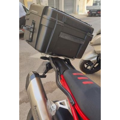 Kovová plotna s nosičem pod topcase Kappa/Givi pro BMW F900GS 2023+, černá