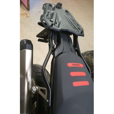 Kovová plotna s nosičem pod topcase Kappa/Givi pro BMW F900GS 2023+, černá