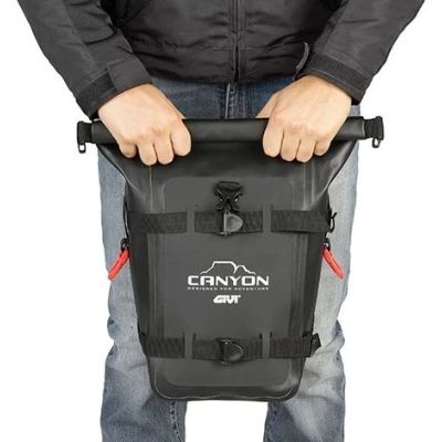 Waterproof bag Givi 8l, for crash bar, passenger seat..